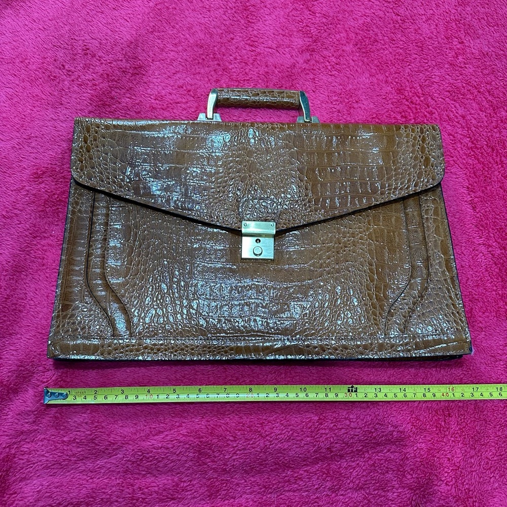 Luxurious Tan Crocodile-Embossed Men's Briefcase